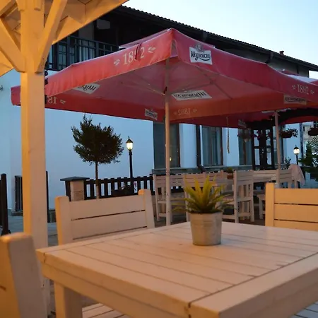 Bukor Shtepi Gæstehus 4*